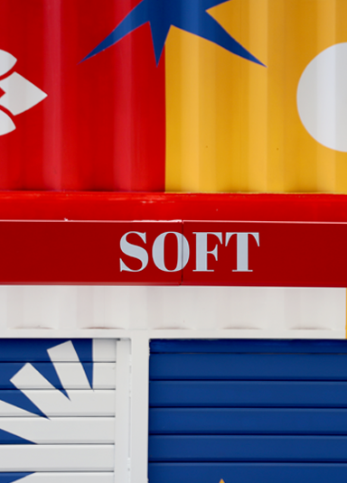 détail de la fresque signée Offside Studio sur le container pour le client Sodexo. buvette design